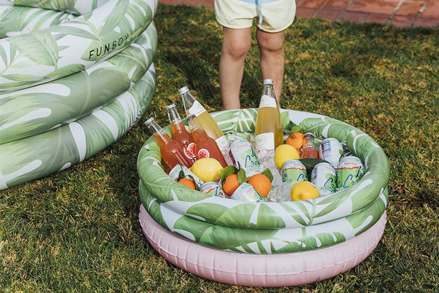 6 Fun Backyard Bonfire Ideas: It's Party Time!