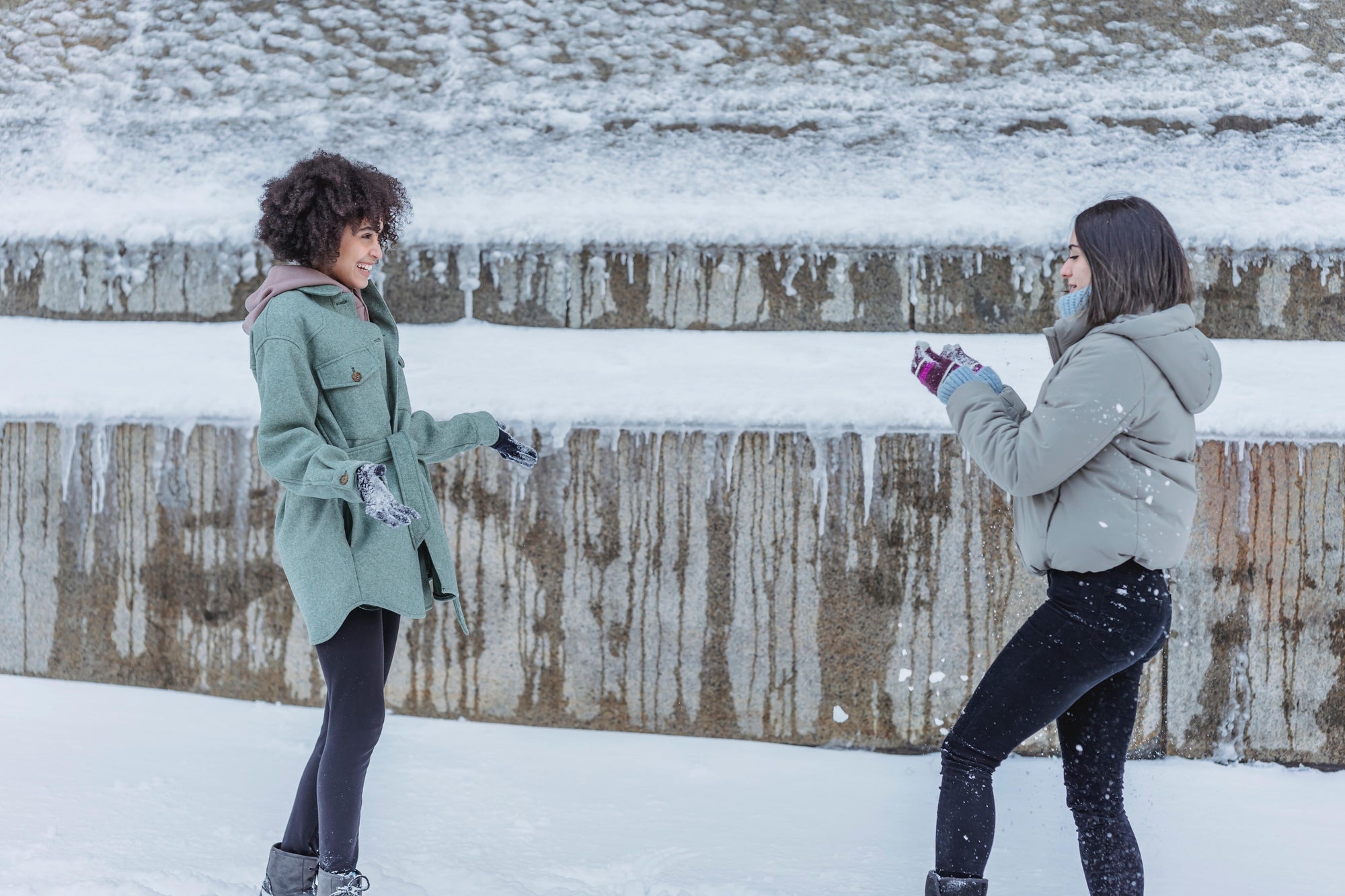How To Host and Set Up a Snowball Fight