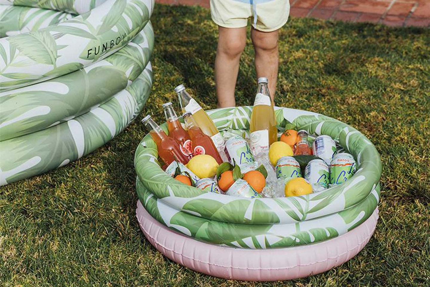 6 Fun Backyard Bonfire Ideas: It's Party Time!