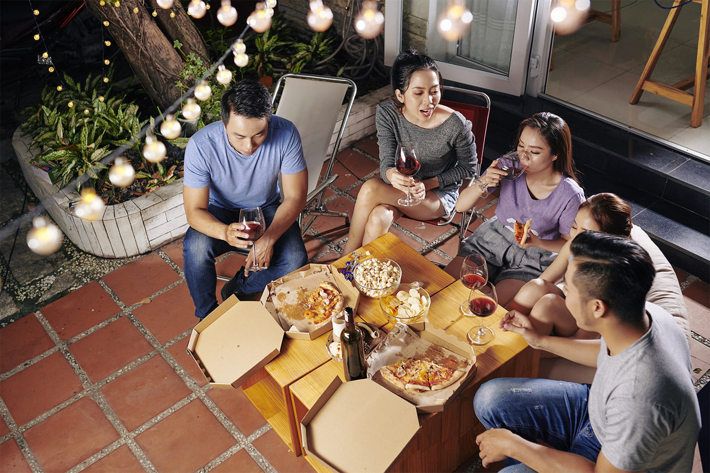 Backyard Movie Night Ideas To Enjoy With Family This Summer