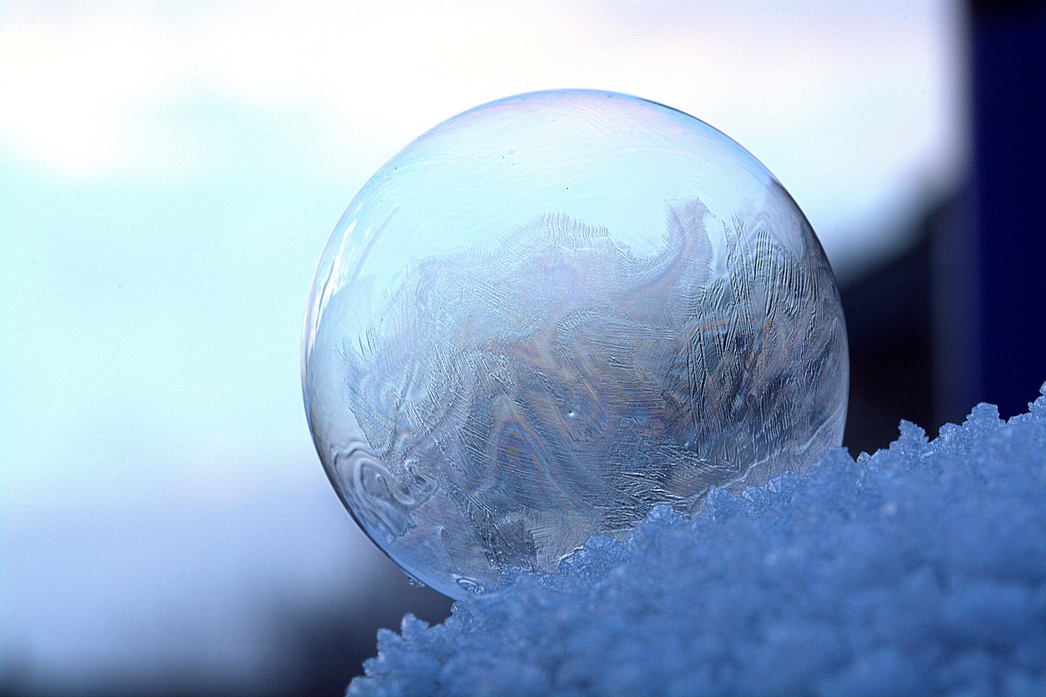 How To Make Fun Frozen Bubbles This Winter