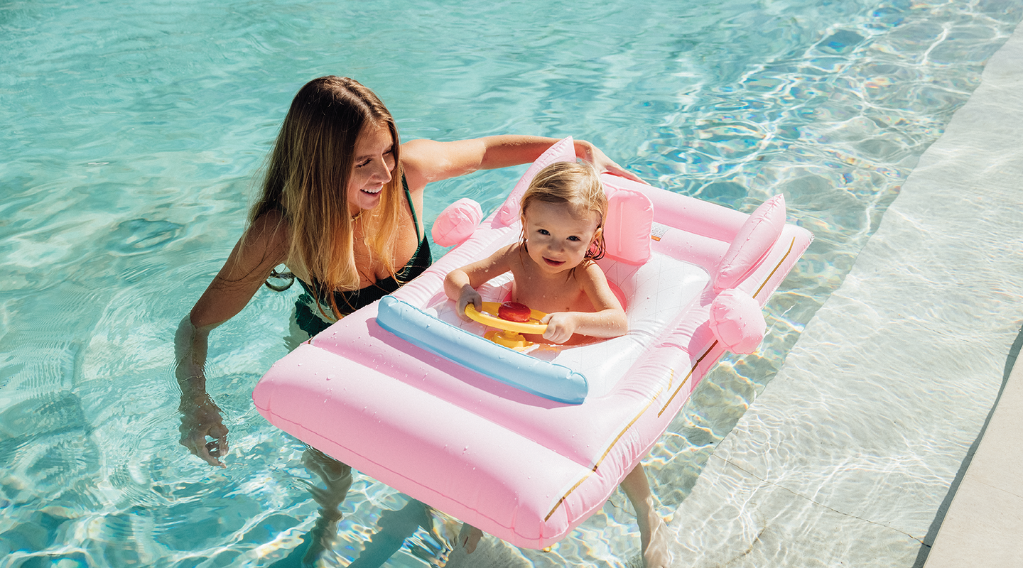 FUNBOY  the world's best luxury pool floats