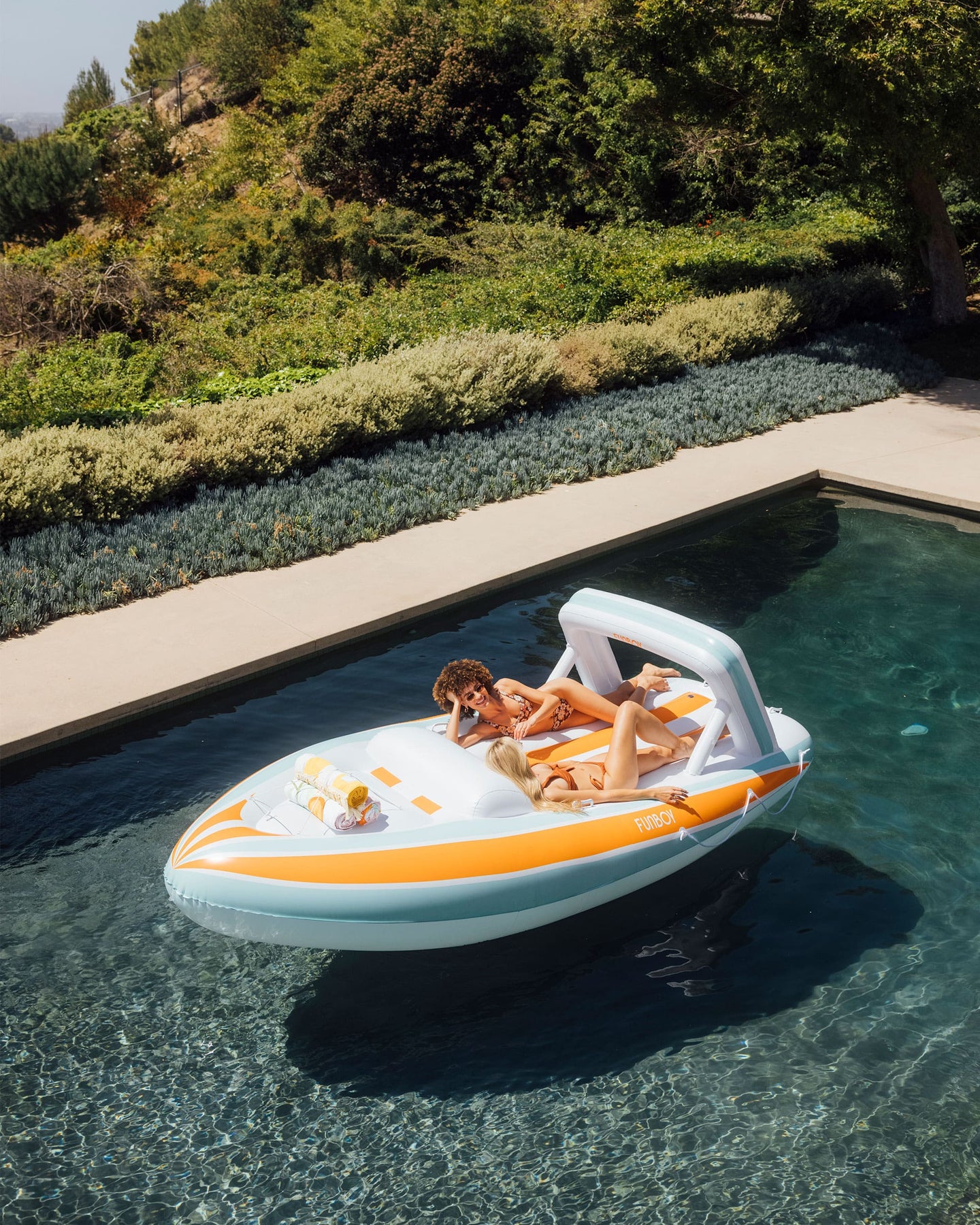Mega yacht Pool Float
